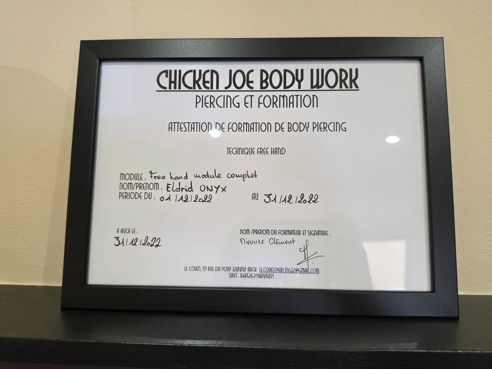 Attestation de formation de body piercing, technique free hand