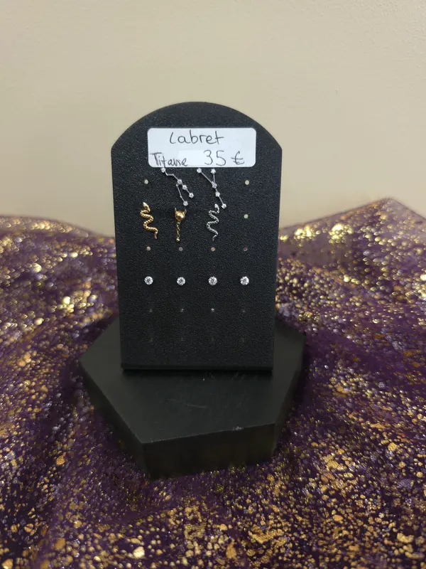 Labrets titane motifs constellation